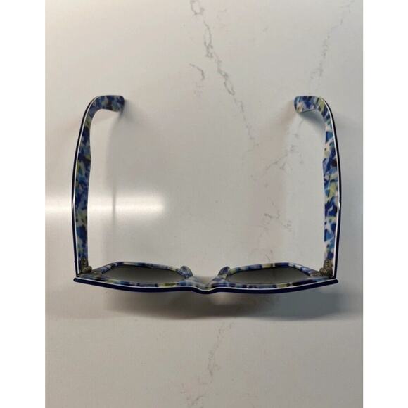 Ray-Ban Wayfarer sunglasses. Exterior frame color in blue interior floral Print - Picture 5 of 11